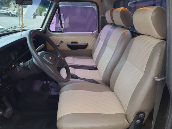 FORD F-1000 3.9 SUPER SÉRIE CS 8V DIESEL 2P MANUAL